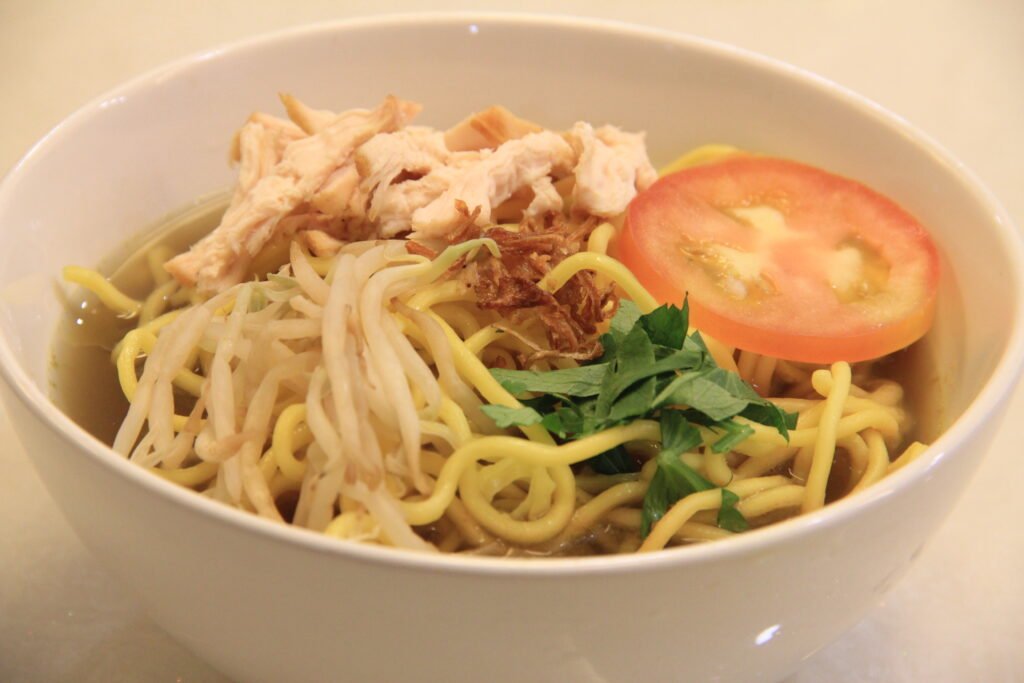 Dapoer-Peg-Soto-Ayam-with-Mee